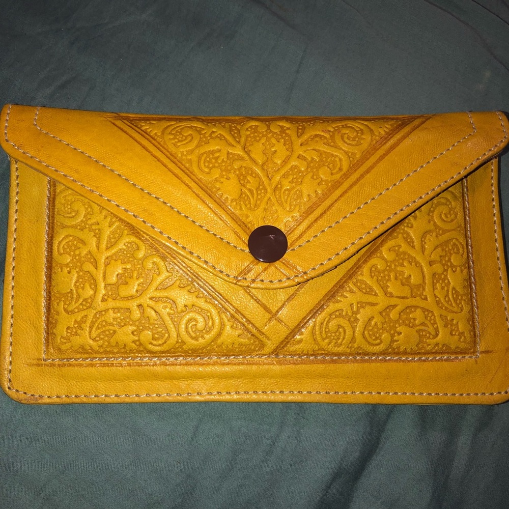 Yellow/mustard hand bag from Spain 🇪🇸